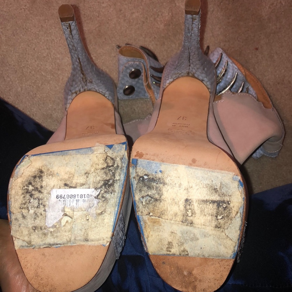 Deefind Platform With High Heels - image 4